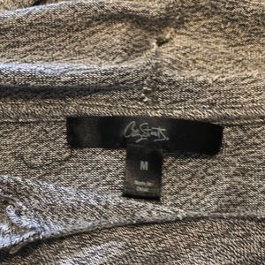 Light weight hooted shirt